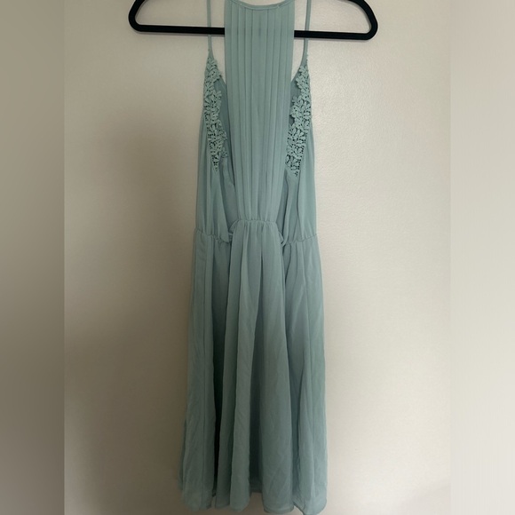 Forever 21 sage green chiffon dress - Picture 2 of 4